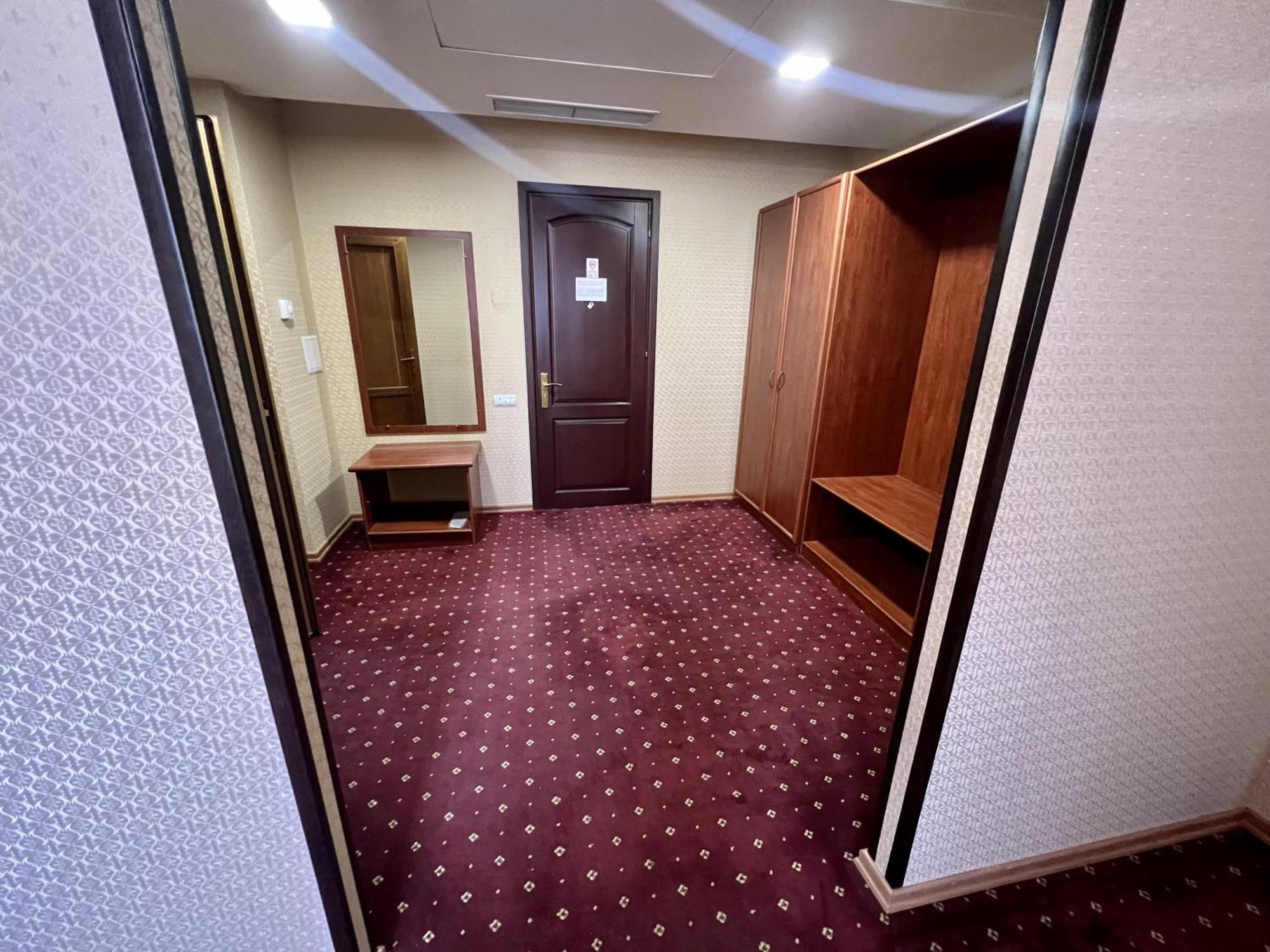 Armenian Royal Palace Jerevan Buitenkant foto