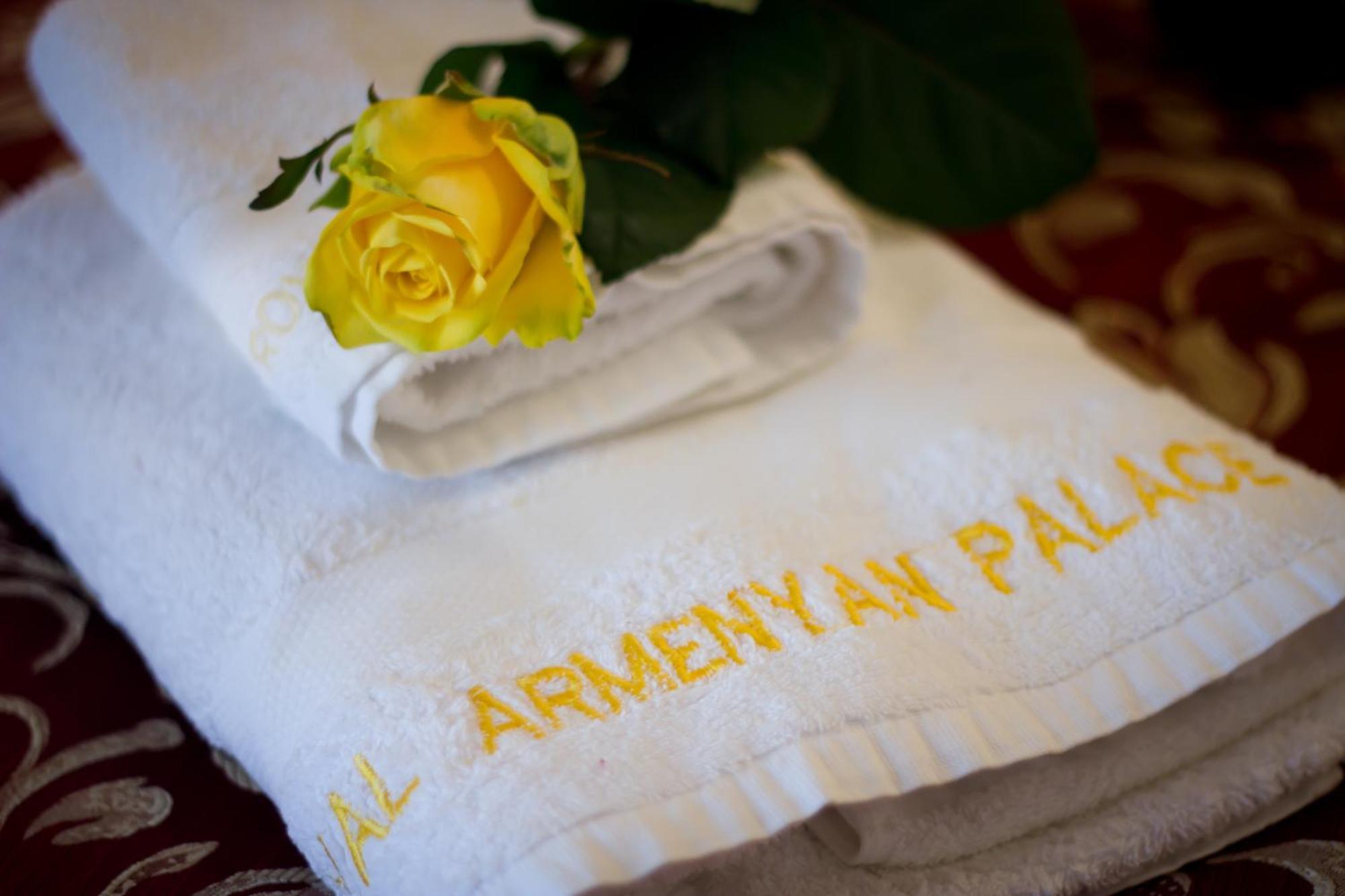 Armenian Royal Palace Jerevan Buitenkant foto
