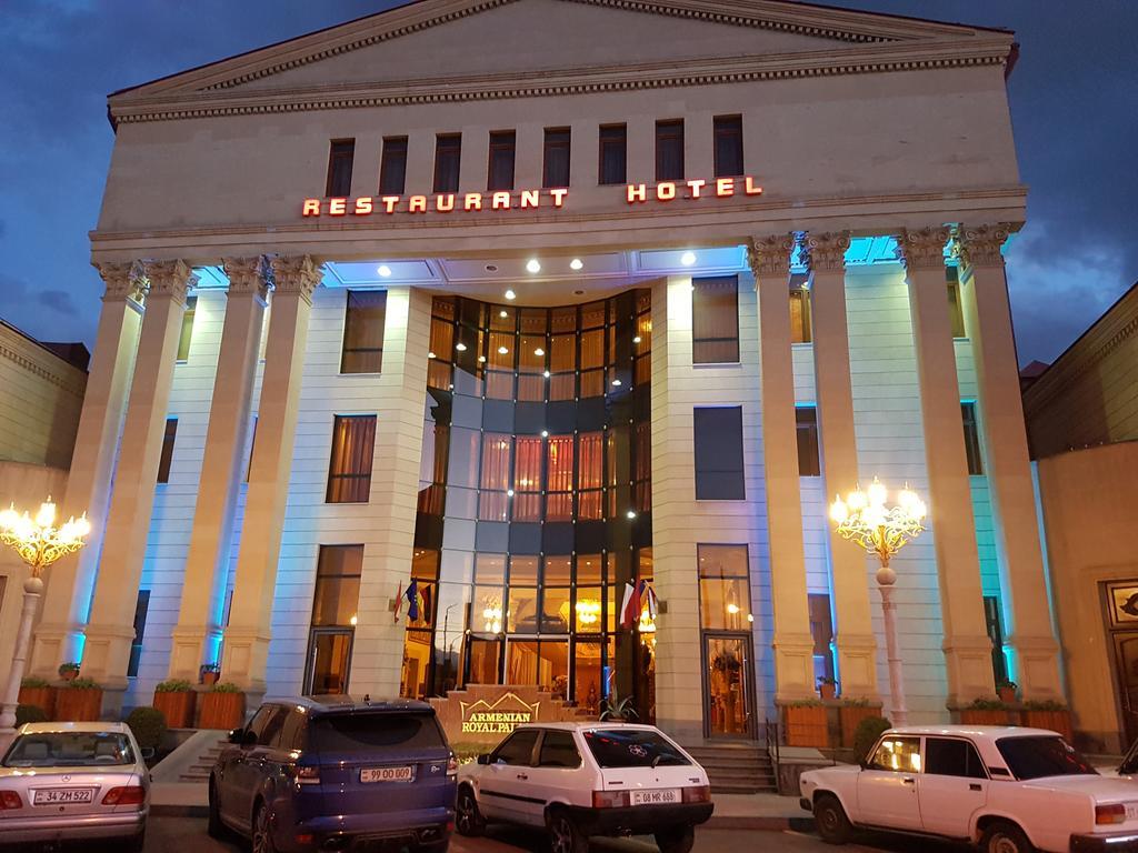 Armenian Royal Palace Jerevan Buitenkant foto