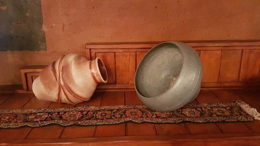 Armenian Royal Palace Jerevan Buitenkant foto